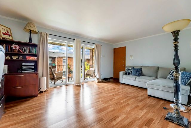 6416 W 64th Place 3A, Chicago, IL 60638