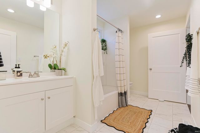 20140 Auten Road, South Bend, IN 46637