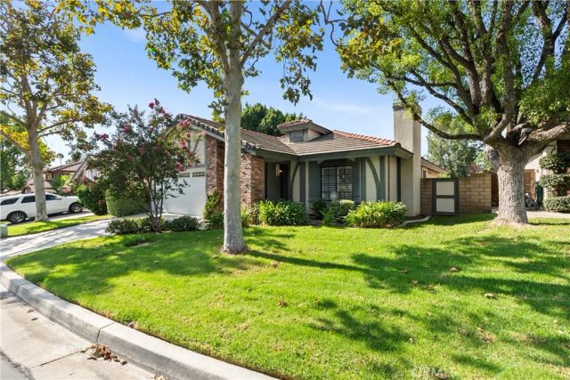2651 Victoria Park, Riverside, CA 92506