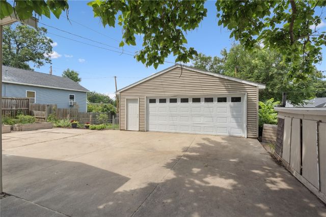 1946 Higley Avenue SE, Cedar Rapids, IA 52403