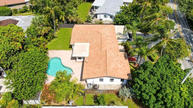 2220 NE 41st Street, Lighthouse Point, FL 33064