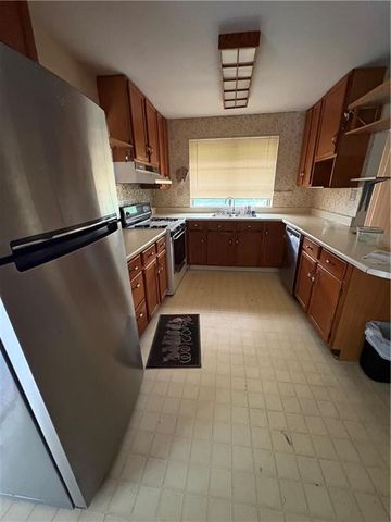 623 Dunton Circle SE, Smyrna, GA 30082