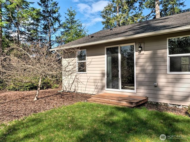 30 E Lilly Pond Lane, Shelton, WA 98584