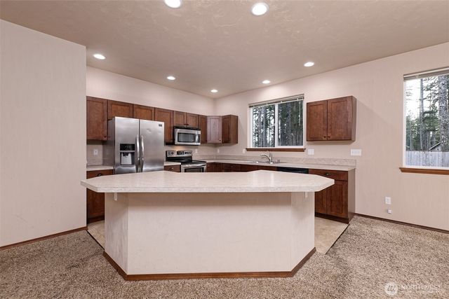 30 E Lilly Pond Lane, Shelton, WA 98584