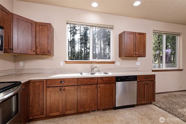 30 E Lilly Pond Lane, Shelton, WA 98584