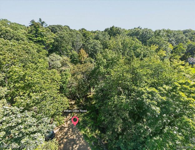2899 Indian Lake Road, Addison Township, MI 48370