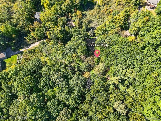 2899 Indian Lake Road, Addison Township, MI 48370