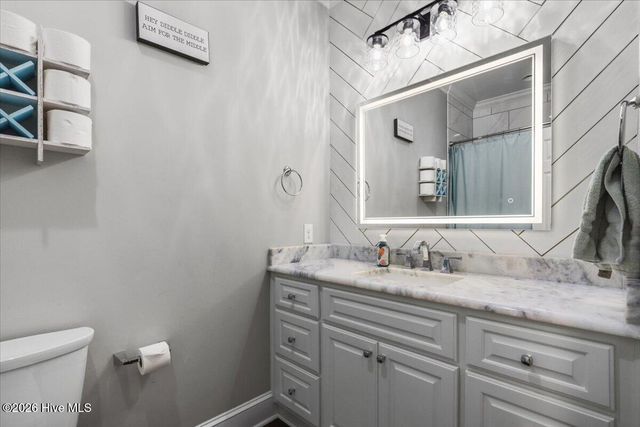 105 Pointe Drive, La Grange, NC 28551