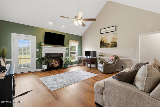 105 Pointe Drive, La Grange, NC 28551