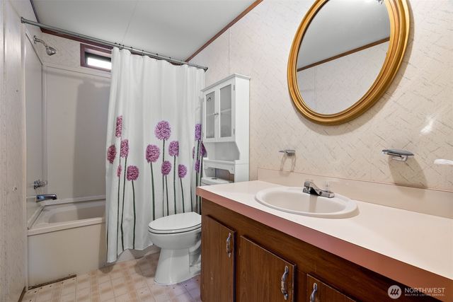 139 NE Saturn Lane, Bremerton, WA 98311