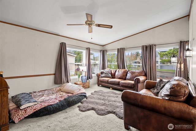 139 NE Saturn Lane, Bremerton, WA 98311