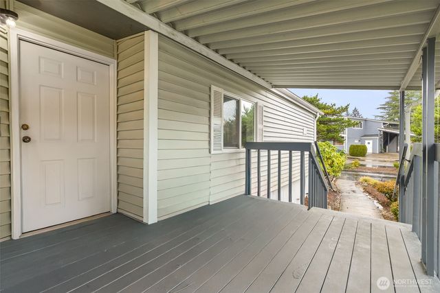 139 NE Saturn Lane, Bremerton, WA 98311