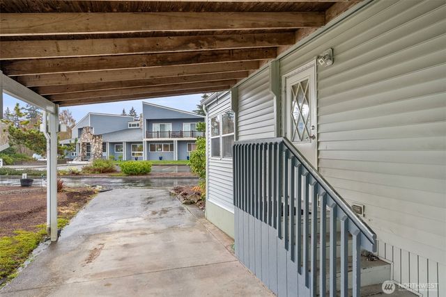 139 NE Saturn Lane, Bremerton, WA 98311