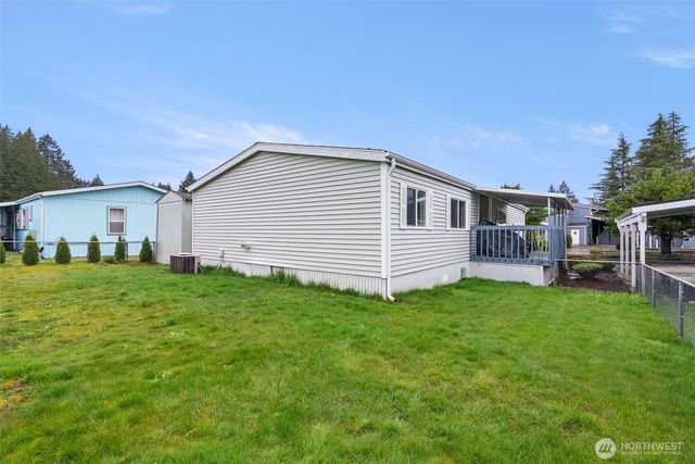 139 NE Saturn Lane, Bremerton, WA 98311