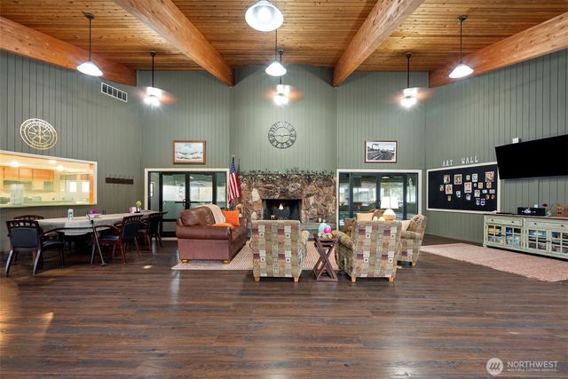 139 NE Saturn Lane, Bremerton, WA 98311