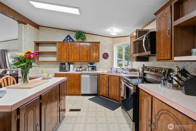 139 NE Saturn Lane, Bremerton, WA 98311