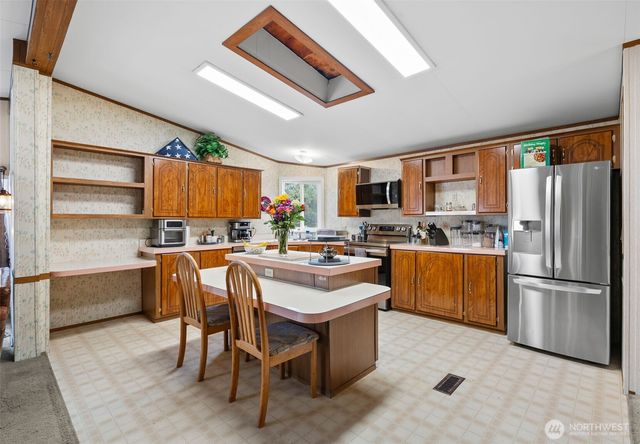 139 NE Saturn Lane, Bremerton, WA 98311