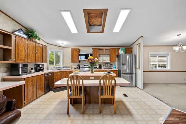 139 NE Saturn Lane, Bremerton, WA 98311