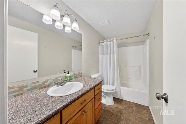 580 Easy St, Kuna, ID 83634