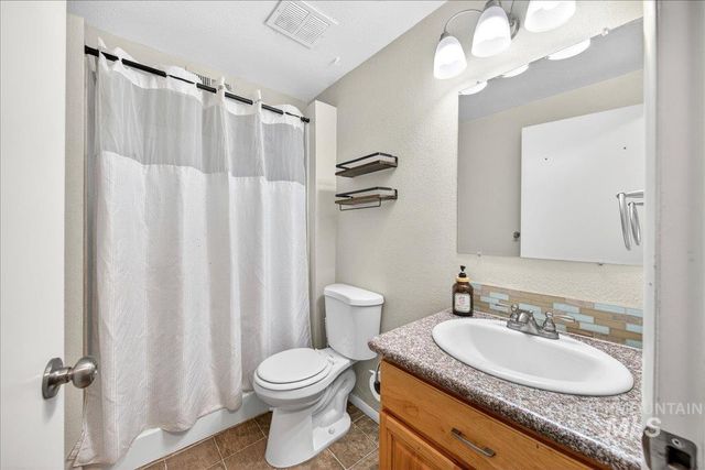 580 Easy St, Kuna, ID 83634