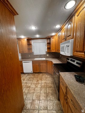1404 S 1100 W, Syracuse, UT 84075