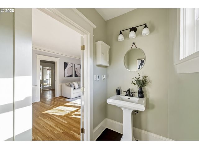 3017 Ne 12TH Ave, Portland, OR 97212