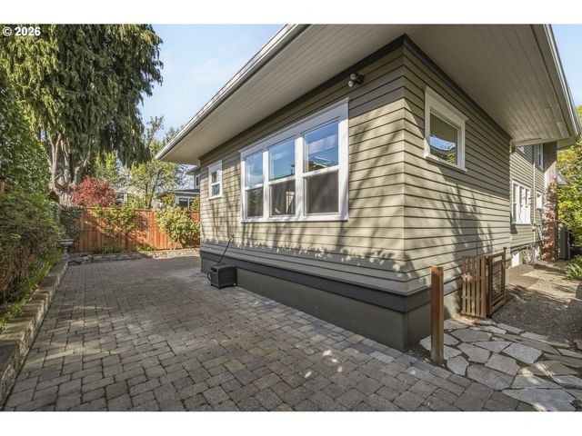 3017 Ne 12TH Ave, Portland, OR 97212