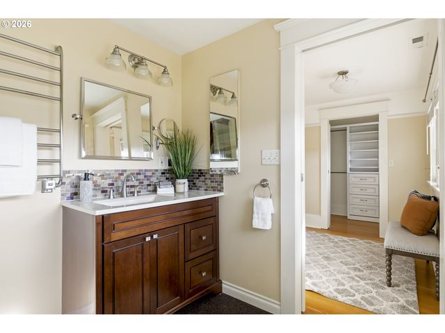 3017 Ne 12TH Ave, Portland, OR 97212