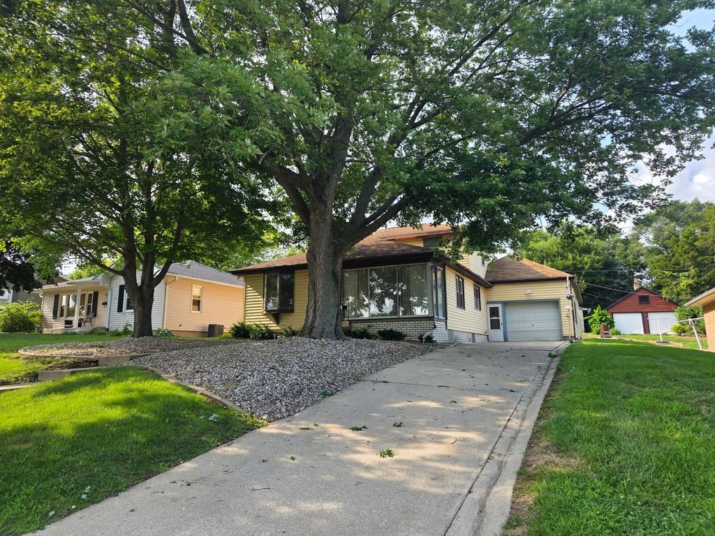 108 W 6th Street, Spring Valley, IL 61362