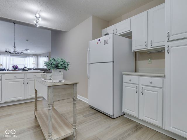 6147 Old Course Place, Indianapolis, IN 46237