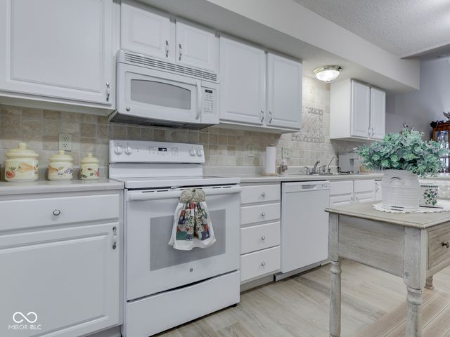 6147 Old Course Place, Indianapolis, IN 46237