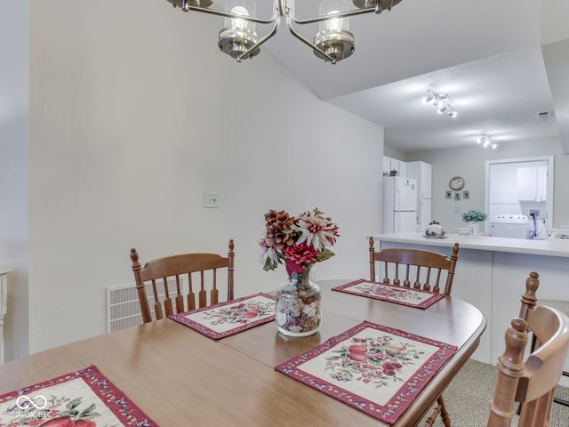 6147 Old Course Place, Indianapolis, IN 46237