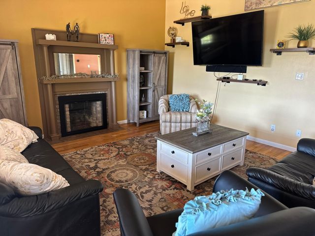 1048 Parkway Drive, Logan, OH 43138