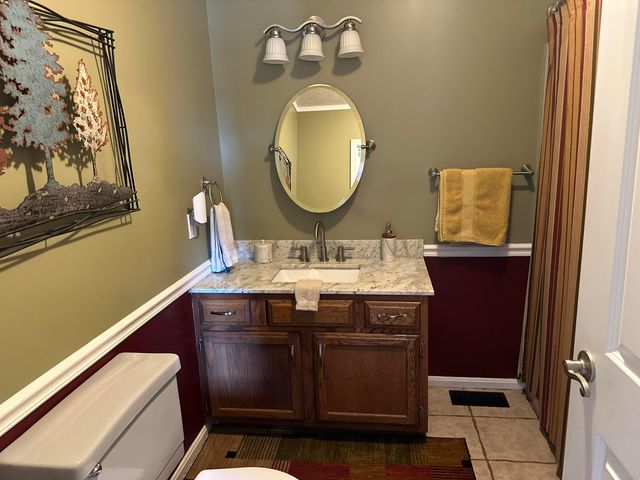 1048 Parkway Drive, Logan, OH 43138