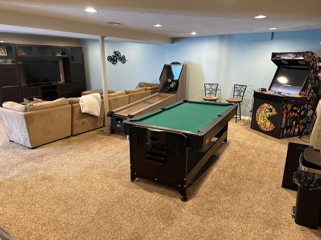 1048 Parkway Drive, Logan, OH 43138