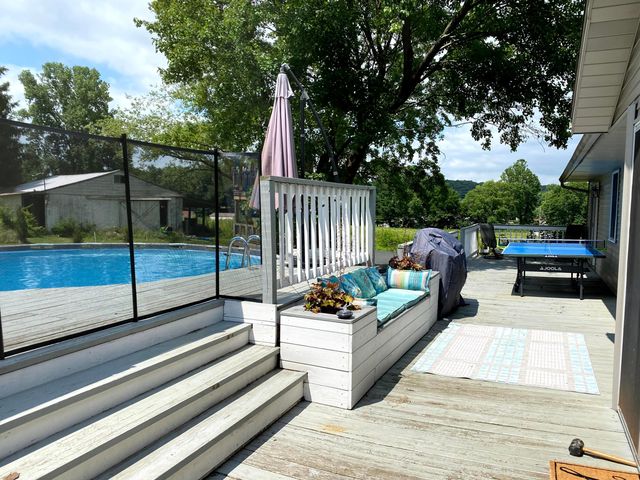 1048 Parkway Drive, Logan, OH 43138