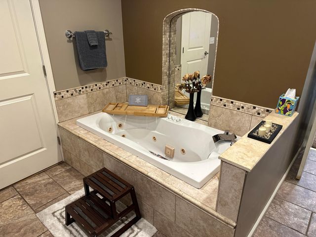 1048 Parkway Drive, Logan, OH 43138