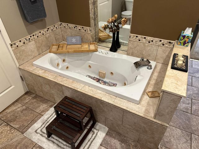 1048 Parkway Drive, Logan, OH 43138