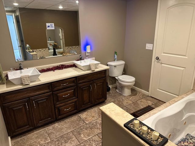 1048 Parkway Drive, Logan, OH 43138