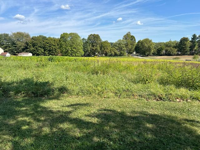 1048 Parkway Drive, Logan, OH 43138