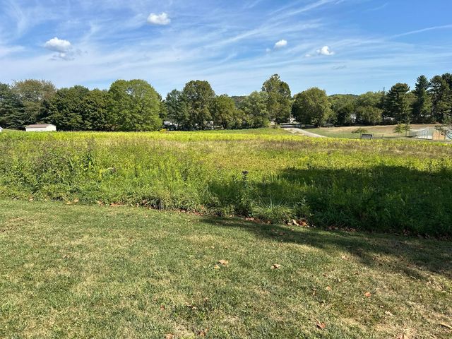 1048 Parkway Drive, Logan, OH 43138