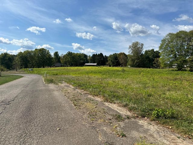 1048 Parkway Drive, Logan, OH 43138