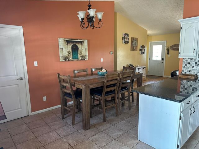 1048 Parkway Drive, Logan, OH 43138