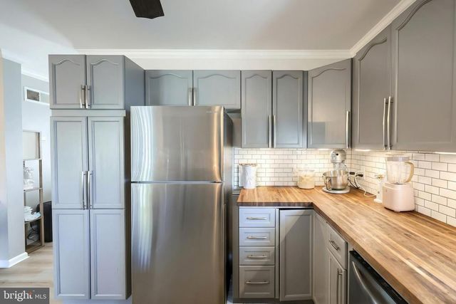 3703 WHEATLAND DR, Dover, PA 17315