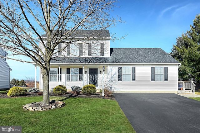 3703 WHEATLAND DR, Dover, PA 17315