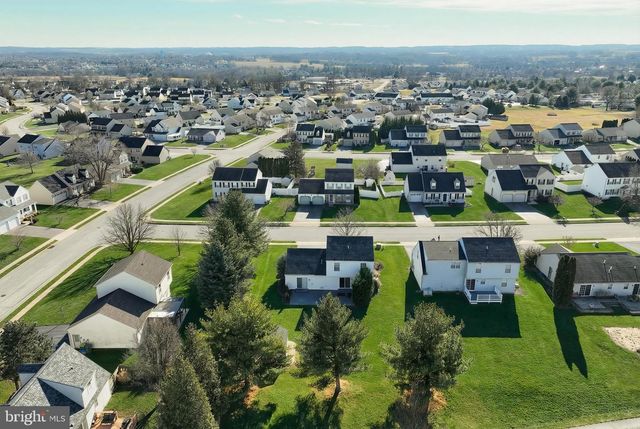 3703 WHEATLAND DR, Dover, PA 17315