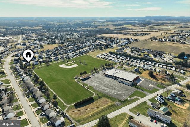 3703 WHEATLAND DR, Dover, PA 17315