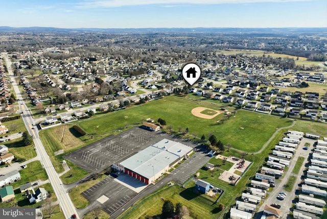 3703 WHEATLAND DR, Dover, PA 17315