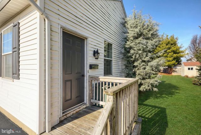 3703 WHEATLAND DR, Dover, PA 17315