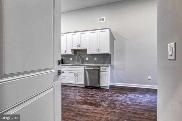 1316 S BROAD ST, Philadelphia, PA 19146